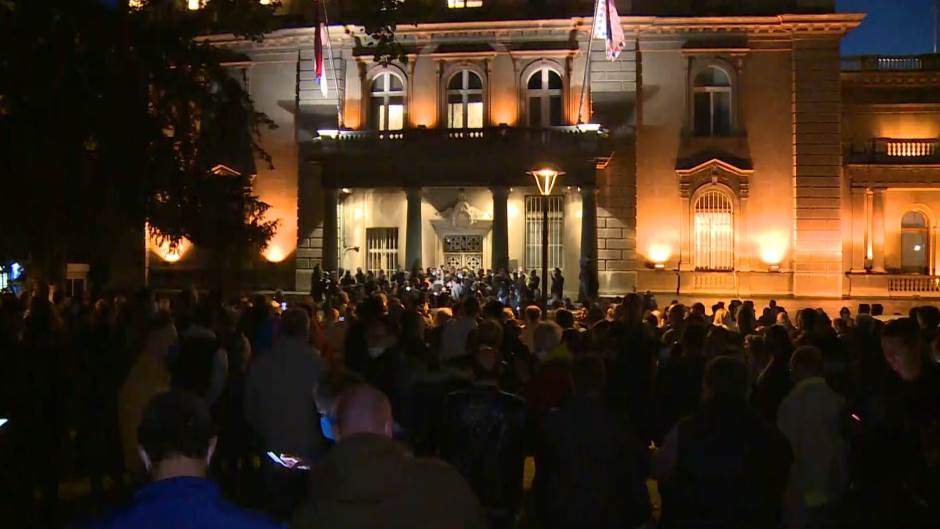 Beograd: Protest ispred Predsjedništva Srbije, građani pokušali ući u zgradu